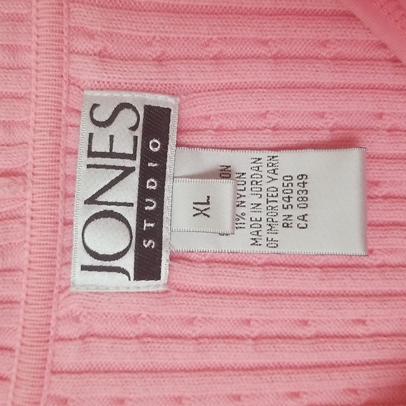 Jones Studio Sweater and Tank Set - Picture 3 of 16